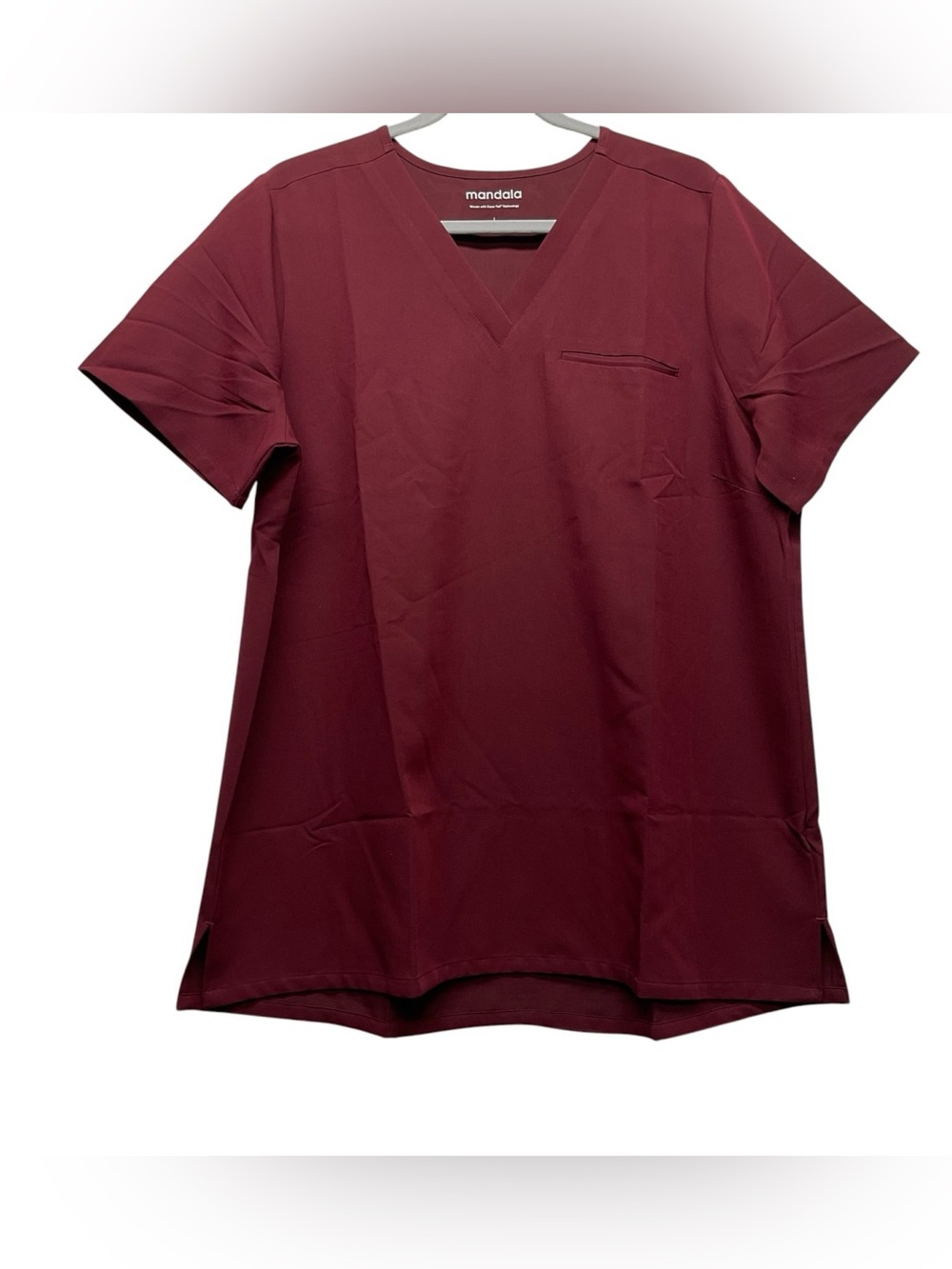 Mandala One Pocket V Neck scrub Top Size Large Wine Classic